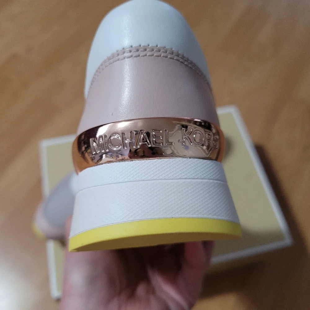 Brandnew with box - Picture 4 of 7